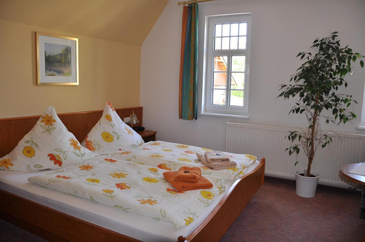 Gaststaette & Pension Waldschloesschen Oberhof  Exterior photo