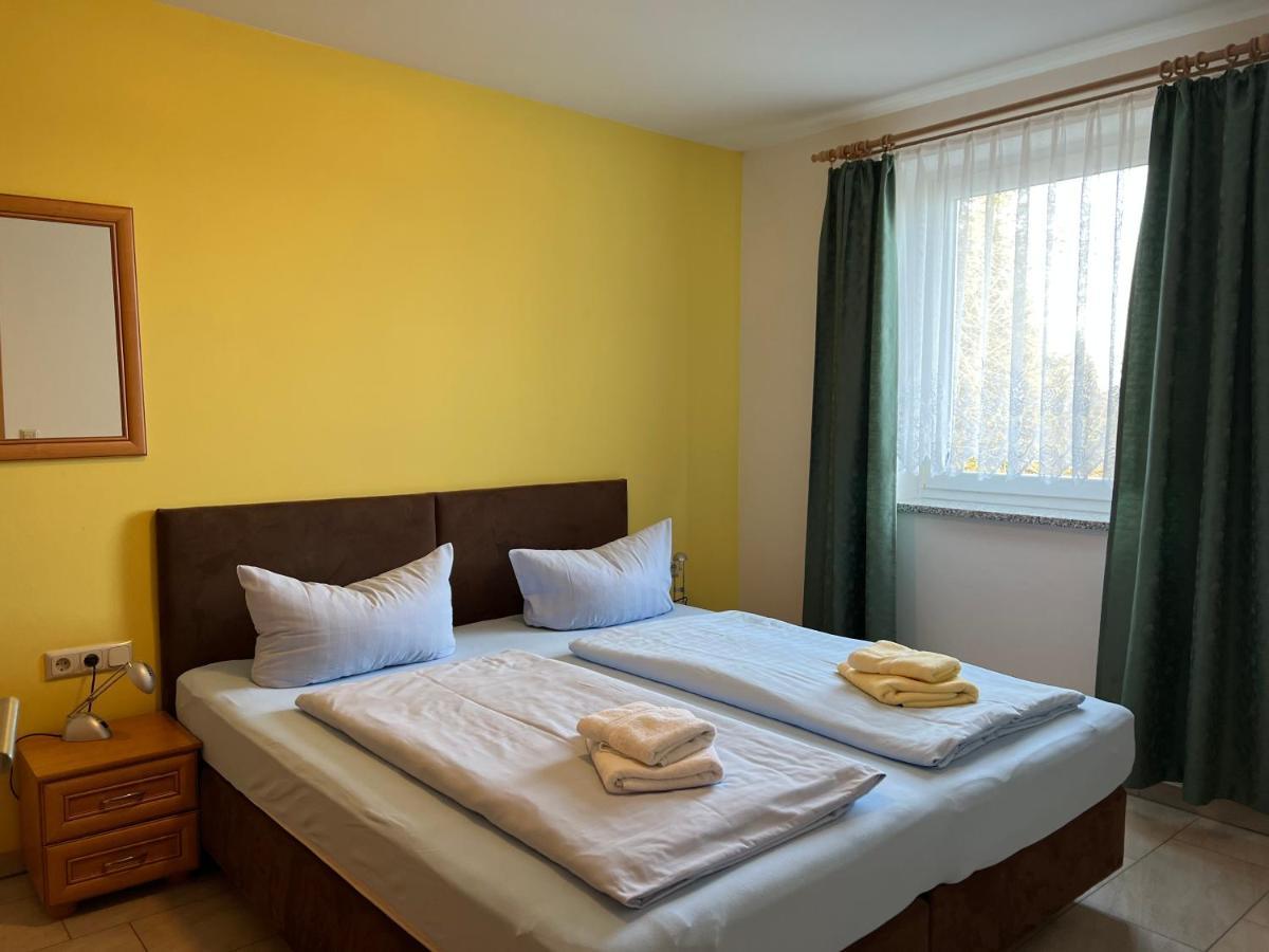 Gaststaette & Pension Waldschloesschen Oberhof  Exterior photo