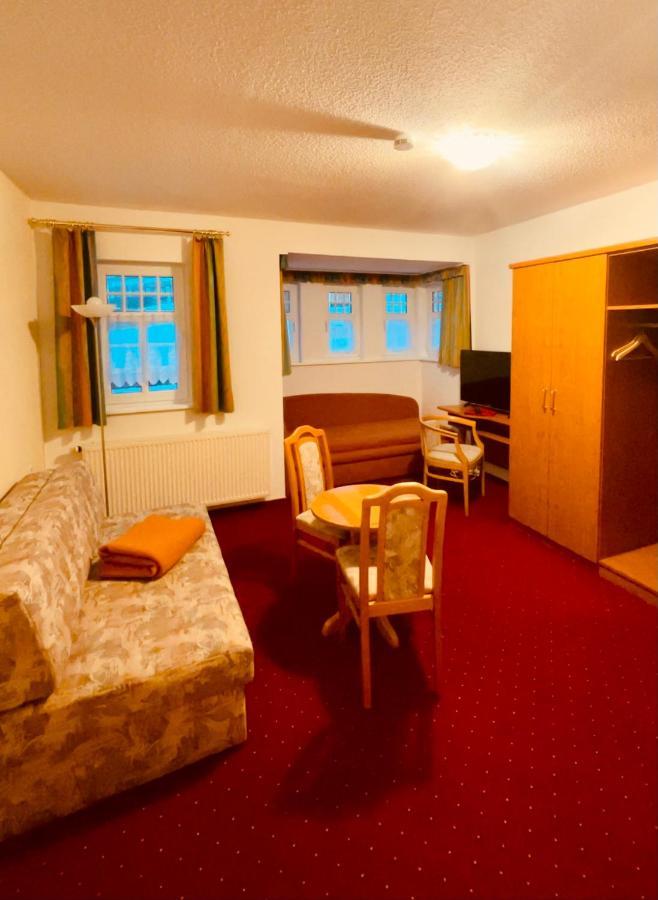 Gaststaette & Pension Waldschloesschen Oberhof  Exterior photo