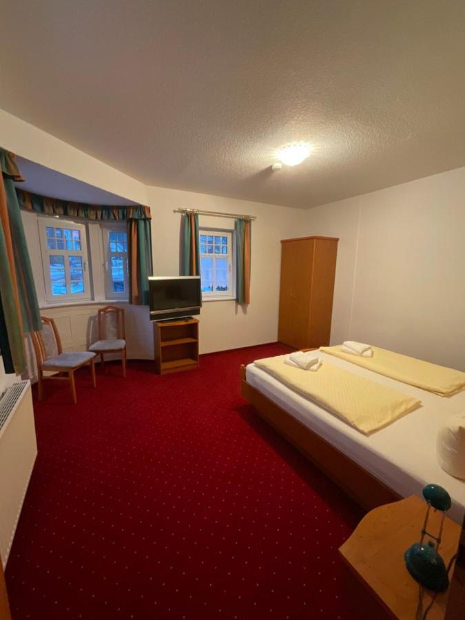 Gaststaette & Pension Waldschloesschen Oberhof  Exterior photo