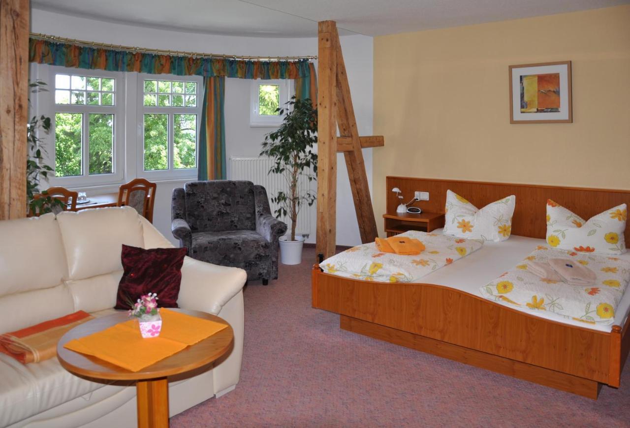 Gaststaette & Pension Waldschloesschen Oberhof  Exterior photo