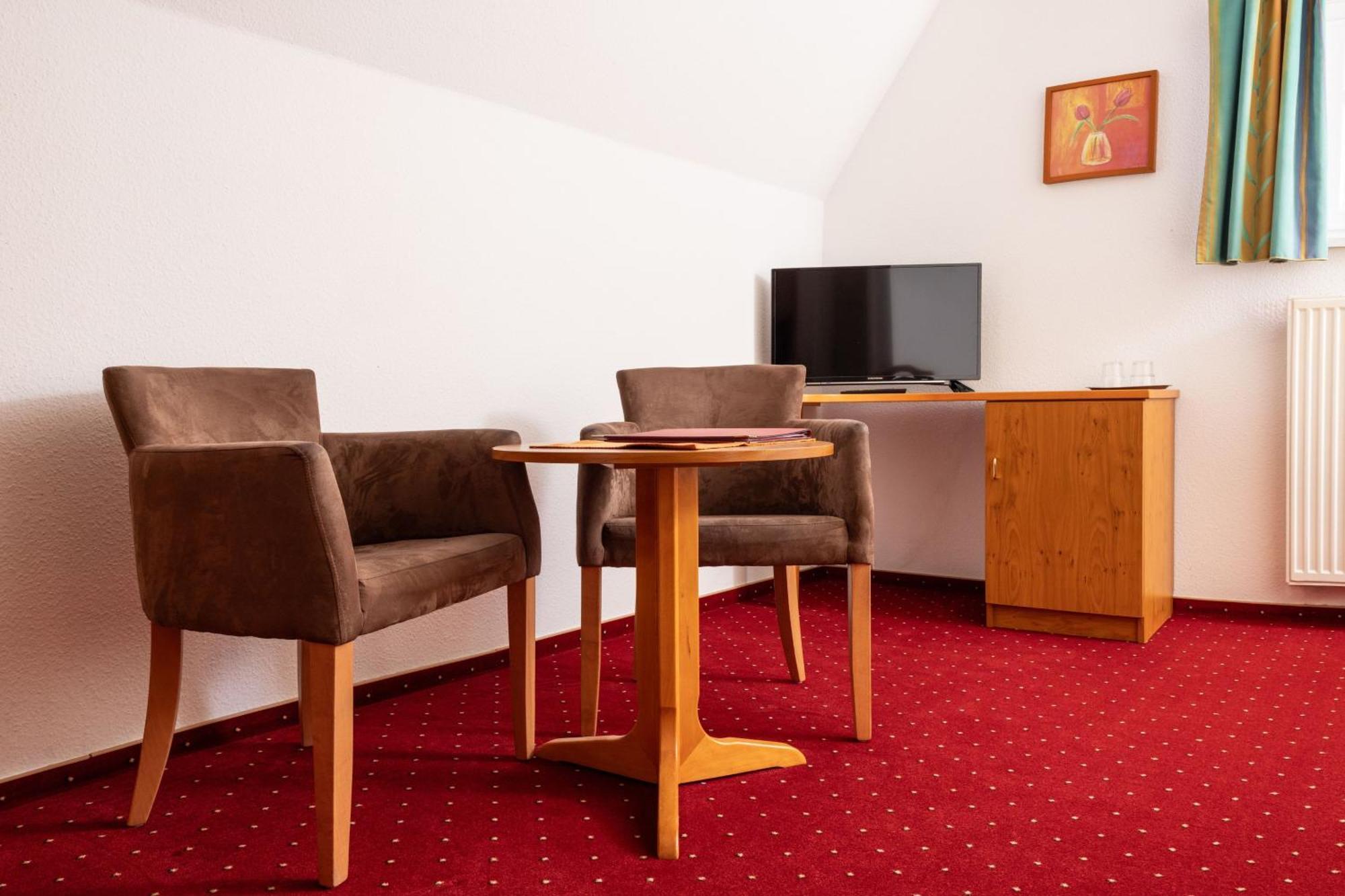 Gaststaette & Pension Waldschloesschen Oberhof  Exterior photo